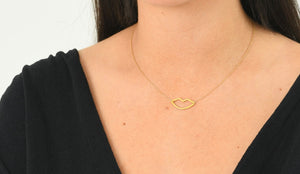 9k GOLD lips necklace