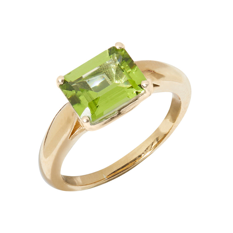August / Peridot Gemstone Ring - Gold Plated