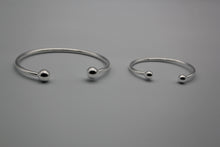 Load image into Gallery viewer, SILVER ladies Torque bangle
