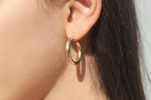 Load image into Gallery viewer, 9k GOLD Hoop earrings

